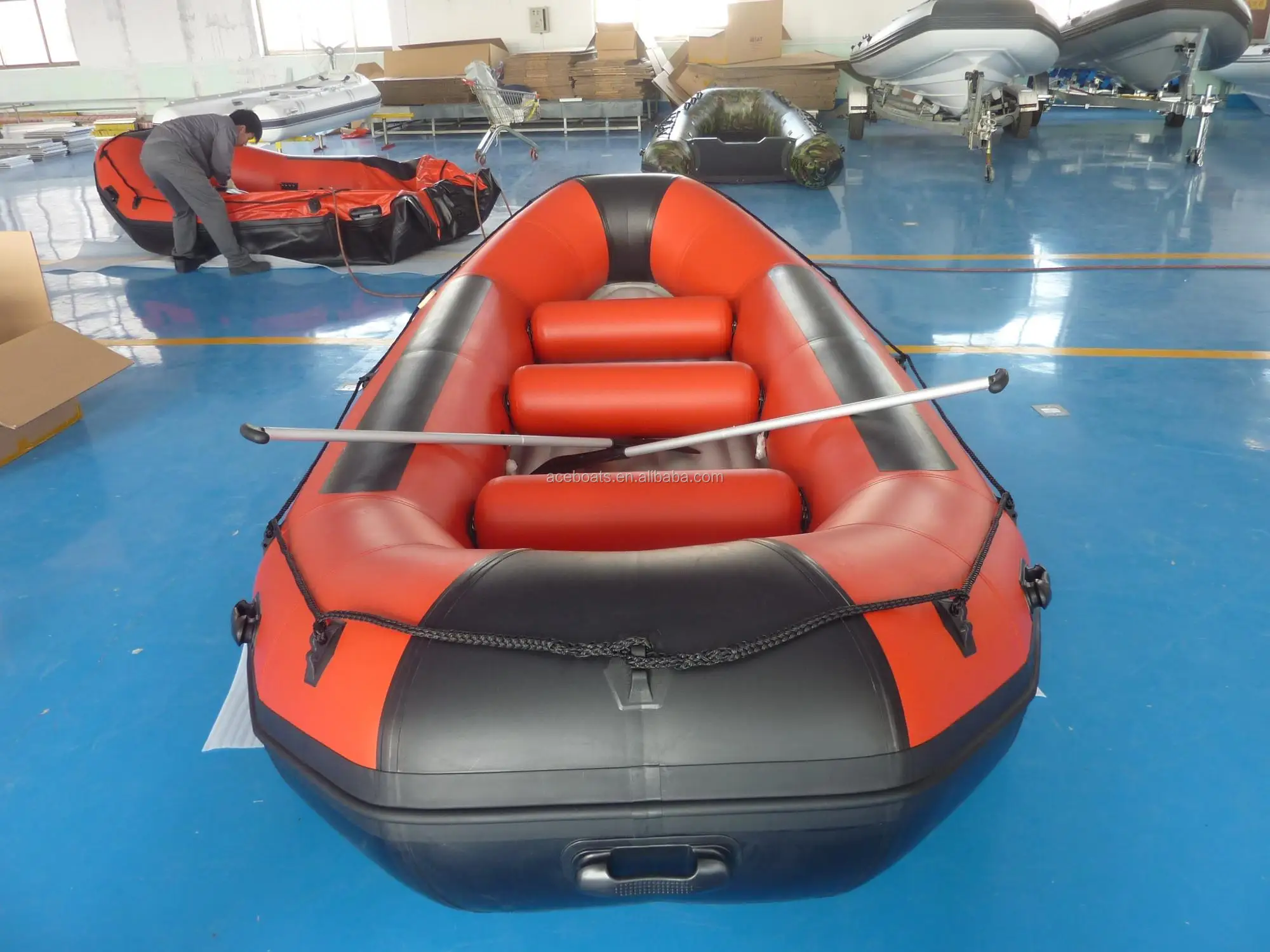 Inflatable River Rafting Boats With Self Draining Floor And Rolling