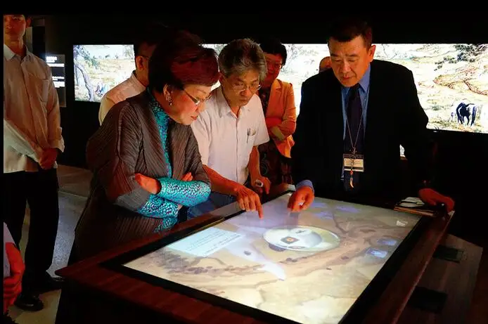 Factory Price 55" 65" Inch Multi Touch Table