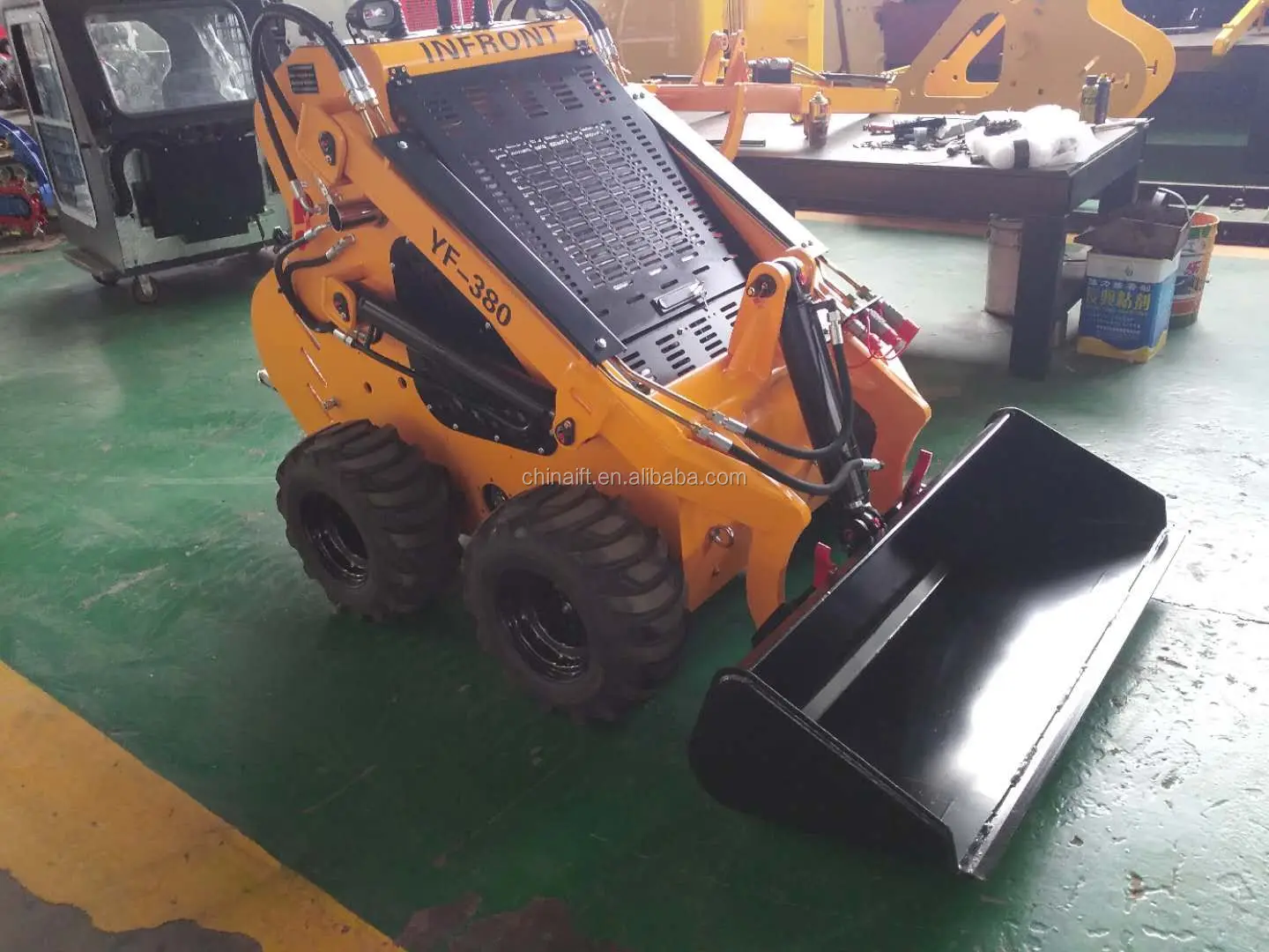 YF380 loader