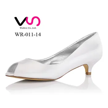 Nice Dyeable Satin Material Strong Low Heel Bridal Shoes For Bride
