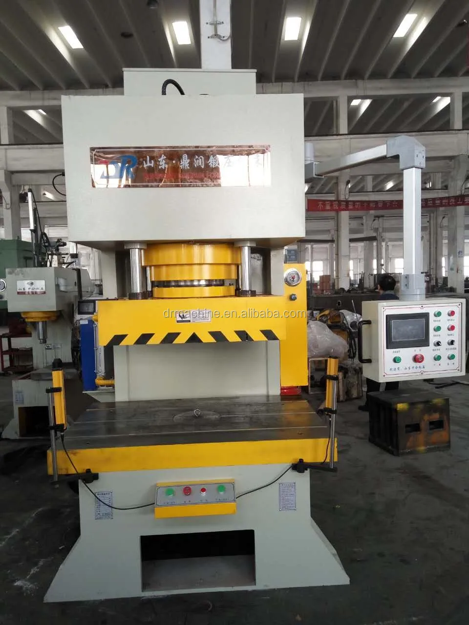 Skm 1000 экструзионный пресс. пневмопресс pmf50. пресс алюминиевый. экструзионный пресс для алюминиевого профиля 200. горизонтальный гидравлический skm extrusion press.