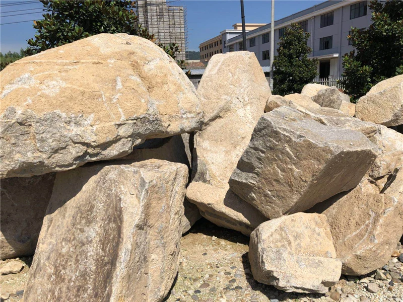 High Quality Garden Big Size 10kg To 100kg River Stone Marble Boulder Landscaping Stone For Sale