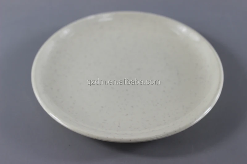 Rimless round melamine plate
