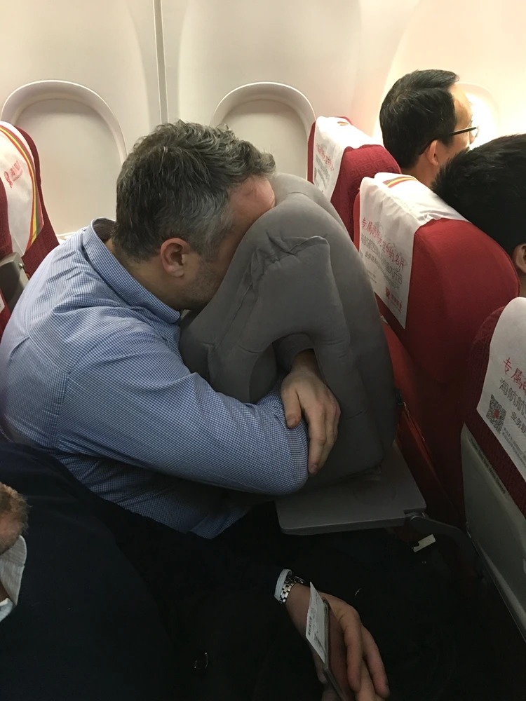 inflatable travel pillow.jpg