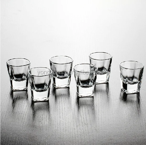 Wholesale high quality shot glass with square bottom,mini shot glasses