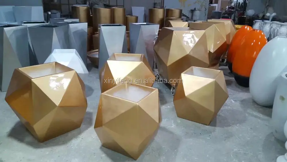 Resin Floor Large Vase Innovative Fashion Garden Standing Ornament