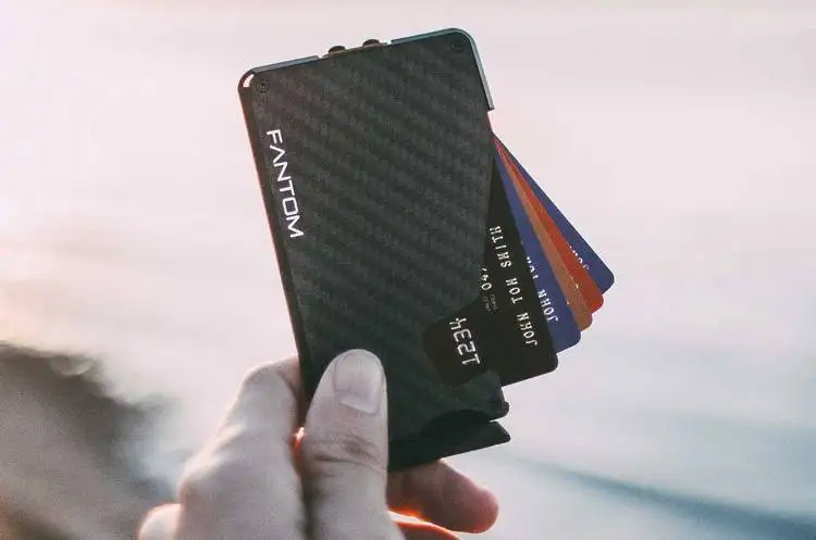 carbon flick wallet