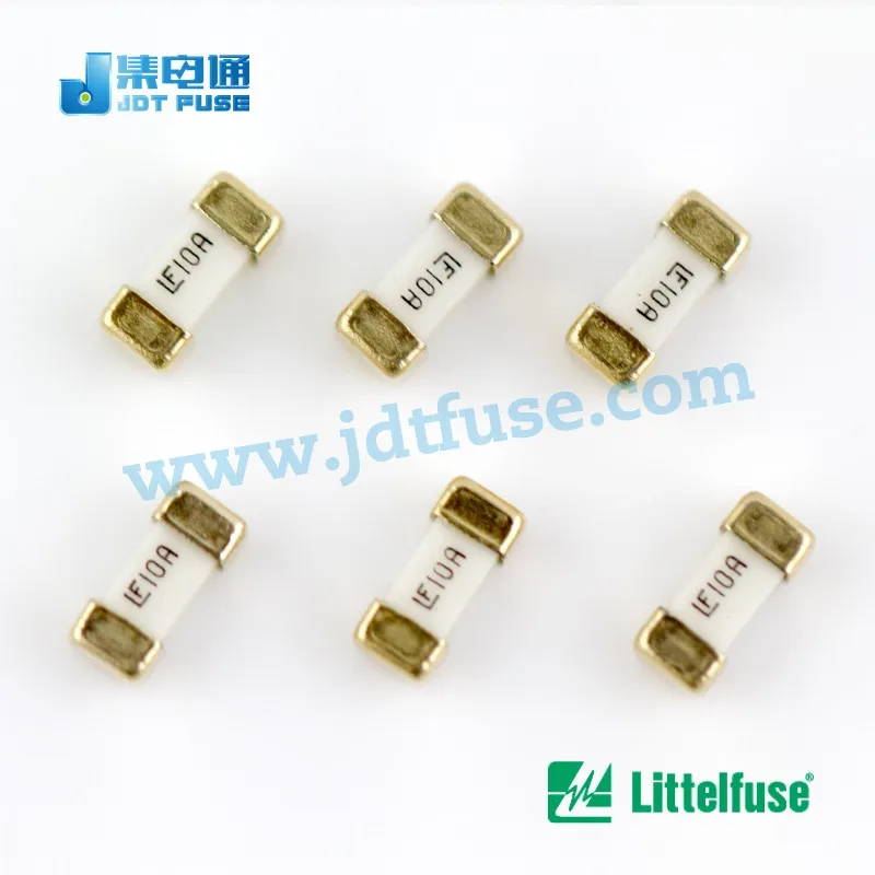 Smd 10. Предохранитель 2w2 SMD. SMD предохранитель 10a. R010 предохранитель SMD. Предохранитель керамический SMD 5 ампер.