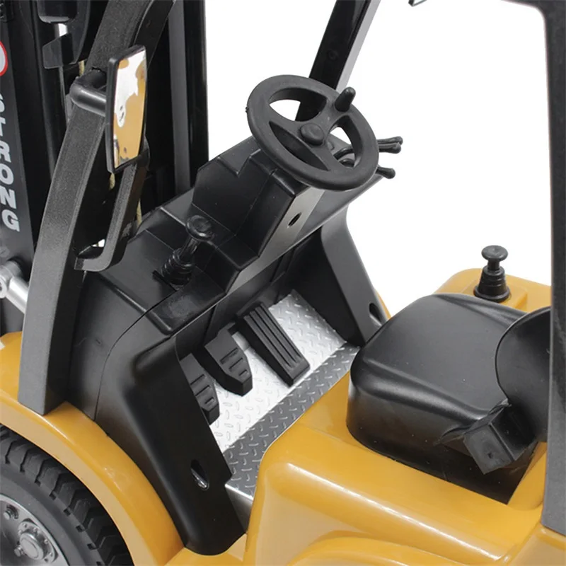 Huina 1577 RC Forklift Alloy Toy Model 1:10 8 Channel Metal Remote Control Constructuon Truck Crane