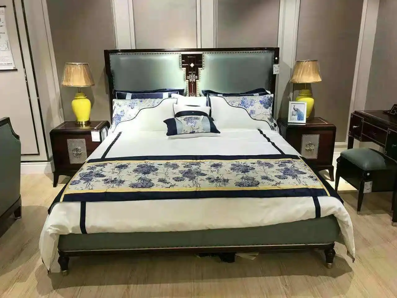 American style bedroom set