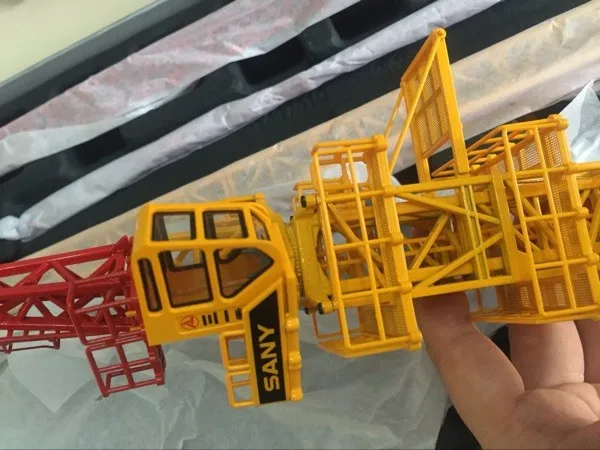 Oem Customized 1/87 Die Cast Tower Cranes Scale Model Gift China ...