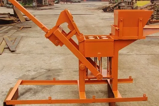 zcjk qtj2-40 手动粘土制砖机在英国