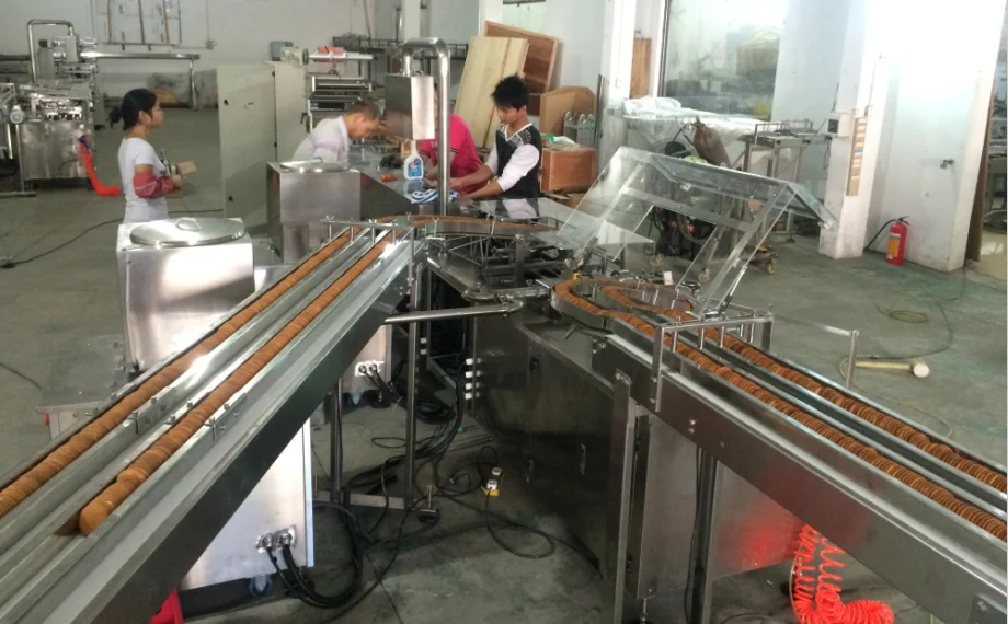 Sandwich Cream Biscuit Making Machine with PLC On Edge Trayness Packing Machine Production Line