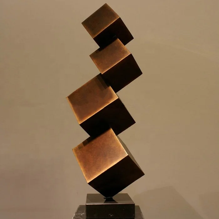 这是一个分层立方体雕塑.