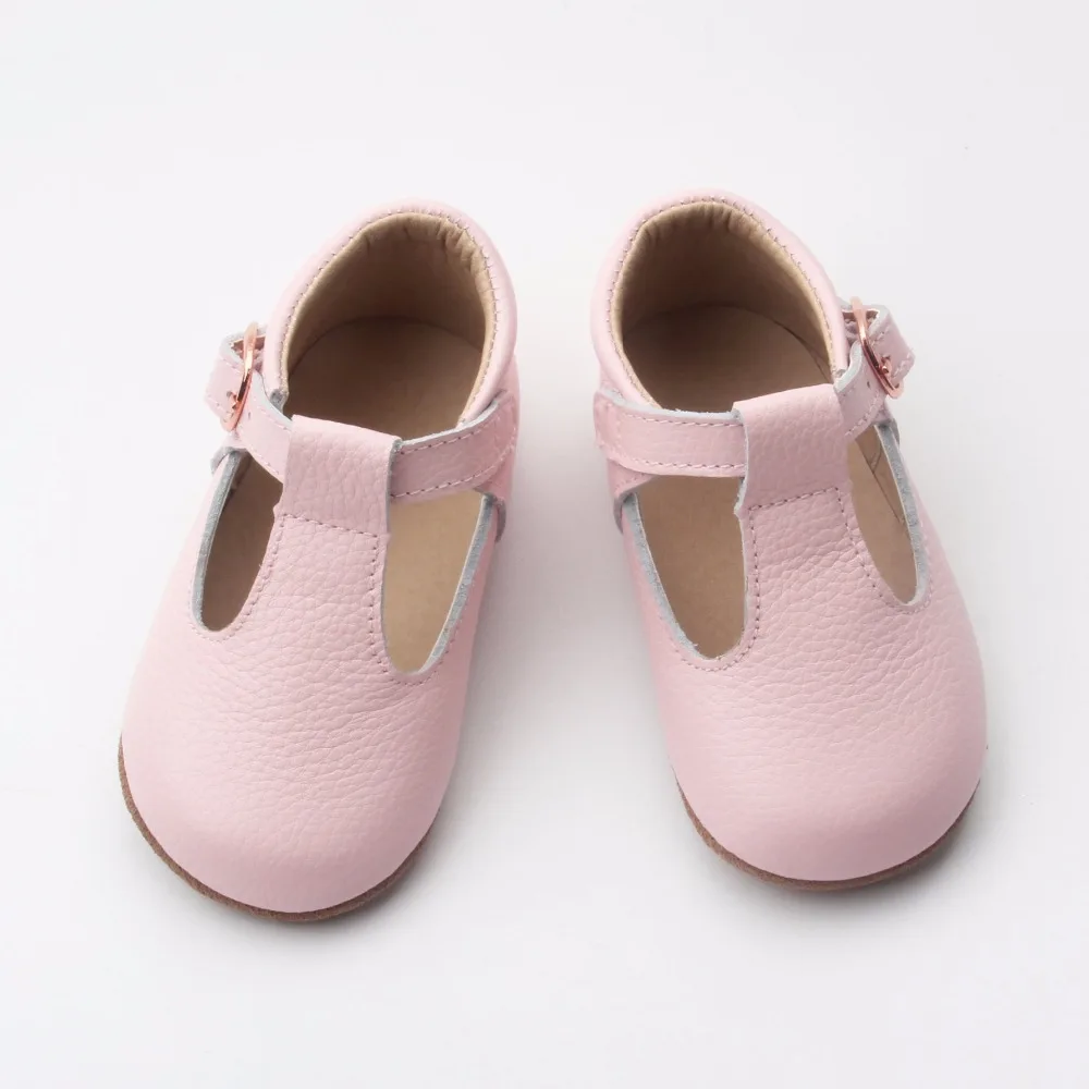 stores that sell baby shoes
