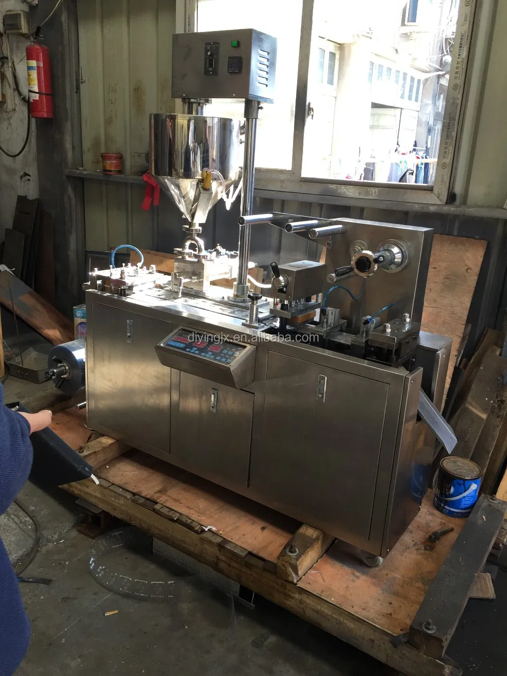 Aluminum Foil Liquid Sauce Paste Blister Packing Machine With Function Forming Filling Sealing Cutting