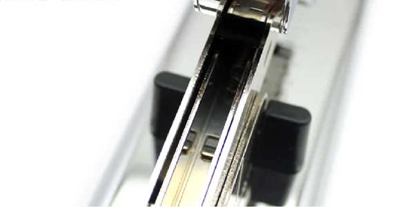 heavy duty stapler 042306.jpg