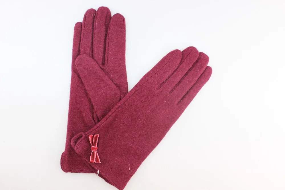 Girl's red wool gloves with fashion small bowknot