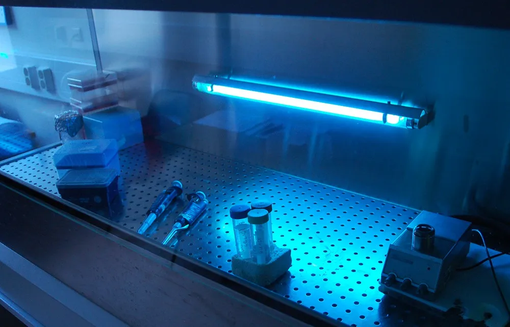 Ультрафиолетовая кварцевая(кварц) лампа бактерицидная. УФ обеззараживатель лампа 75 Вт. Бактерицидная лампа був-30. УФО-1 осветитель ультрафиолетовый.