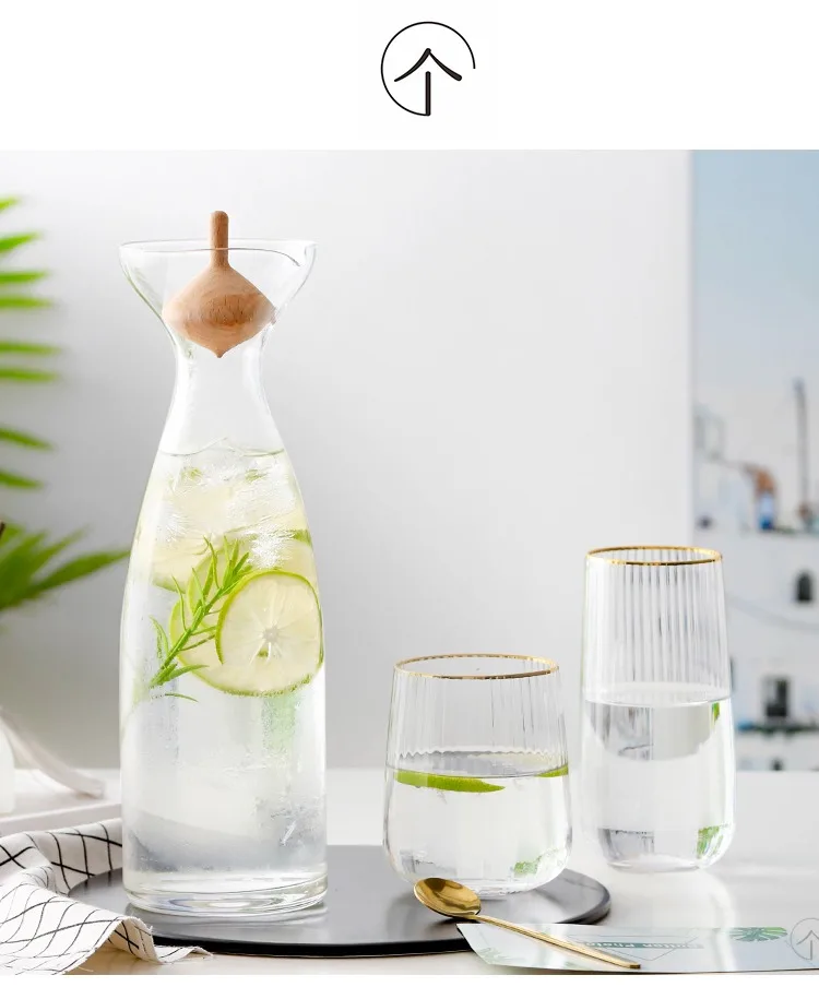 Borosilicate Glass Water Pitcher With Wooden Lid Clear Glass Water