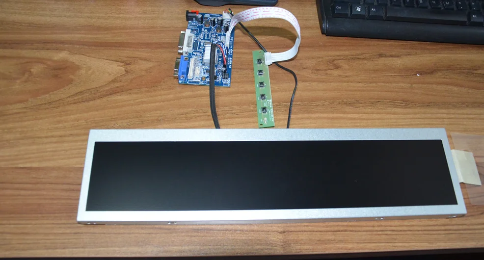 stretched bar lcd