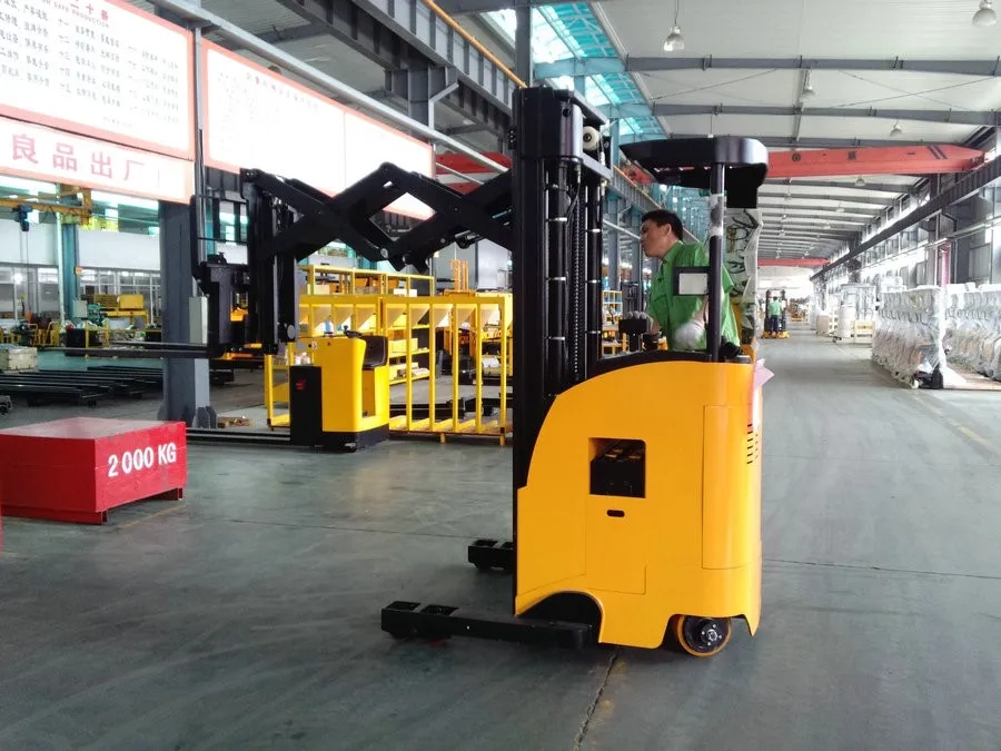 1 Ton Electric Reach Truck With Ac Motor Battery Powered For Goods ...