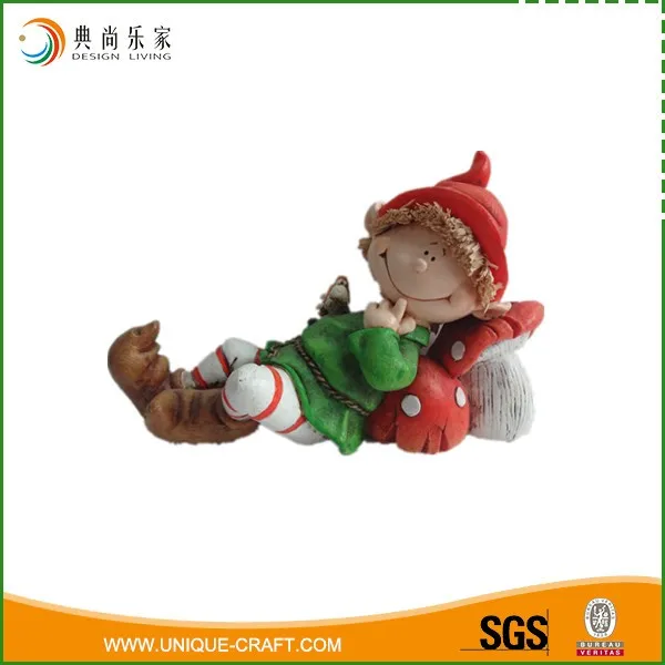 2016 cheap resin figurine with palnter for garden decoration