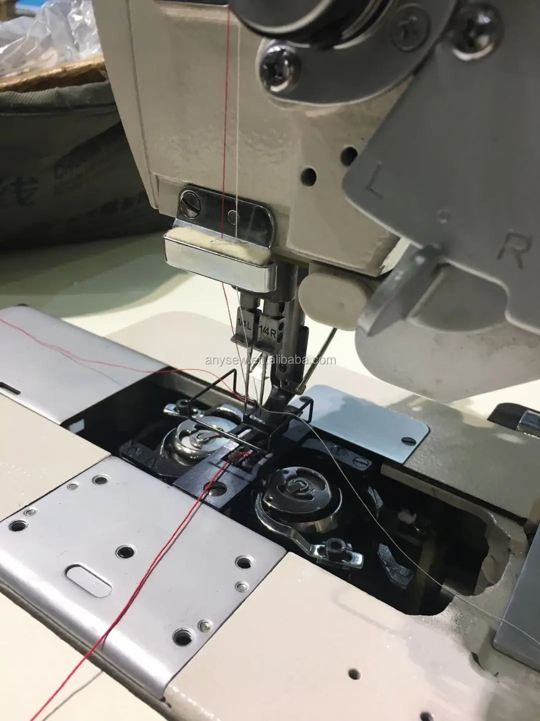 Pa3903n Flat Bed 3 Needle Chain Stitch Sewing Machine Three Needle