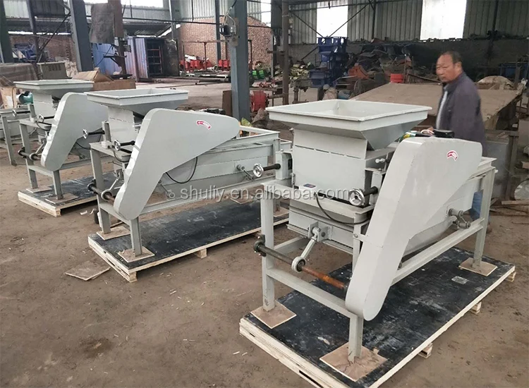 Small Almond Apricot Cracking Shelling Machine Almond Nut Cracking