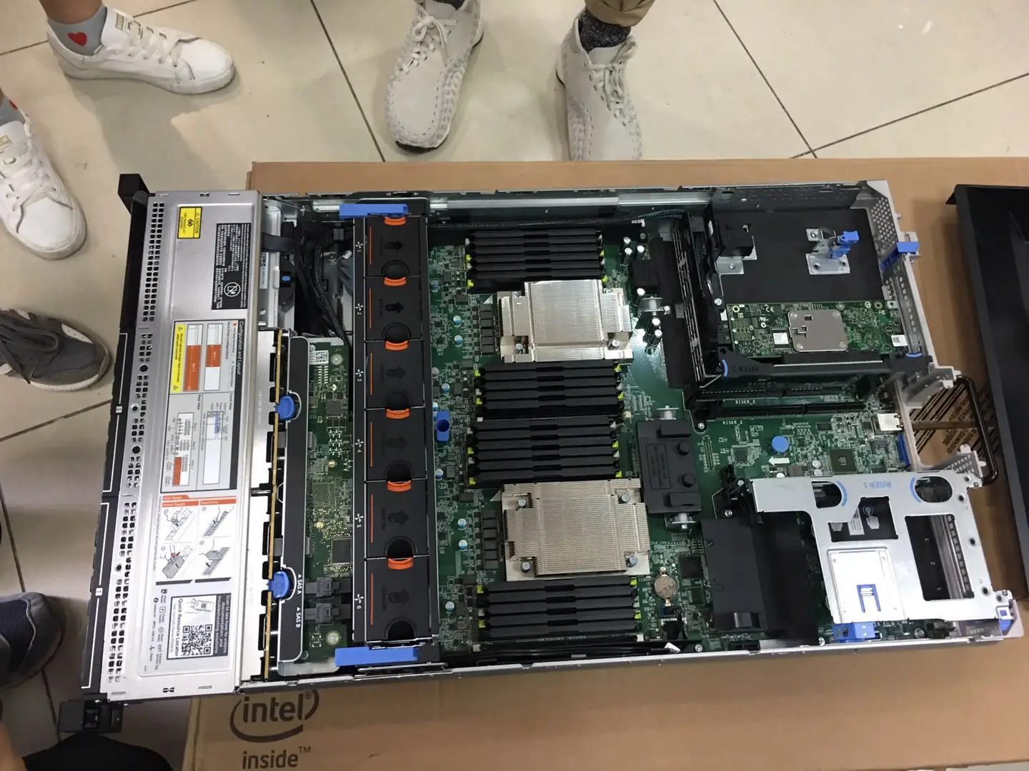 高品质处理器 2 * 英特尔至强 e5-4650 v4 戴尔 poweredge r830 2u