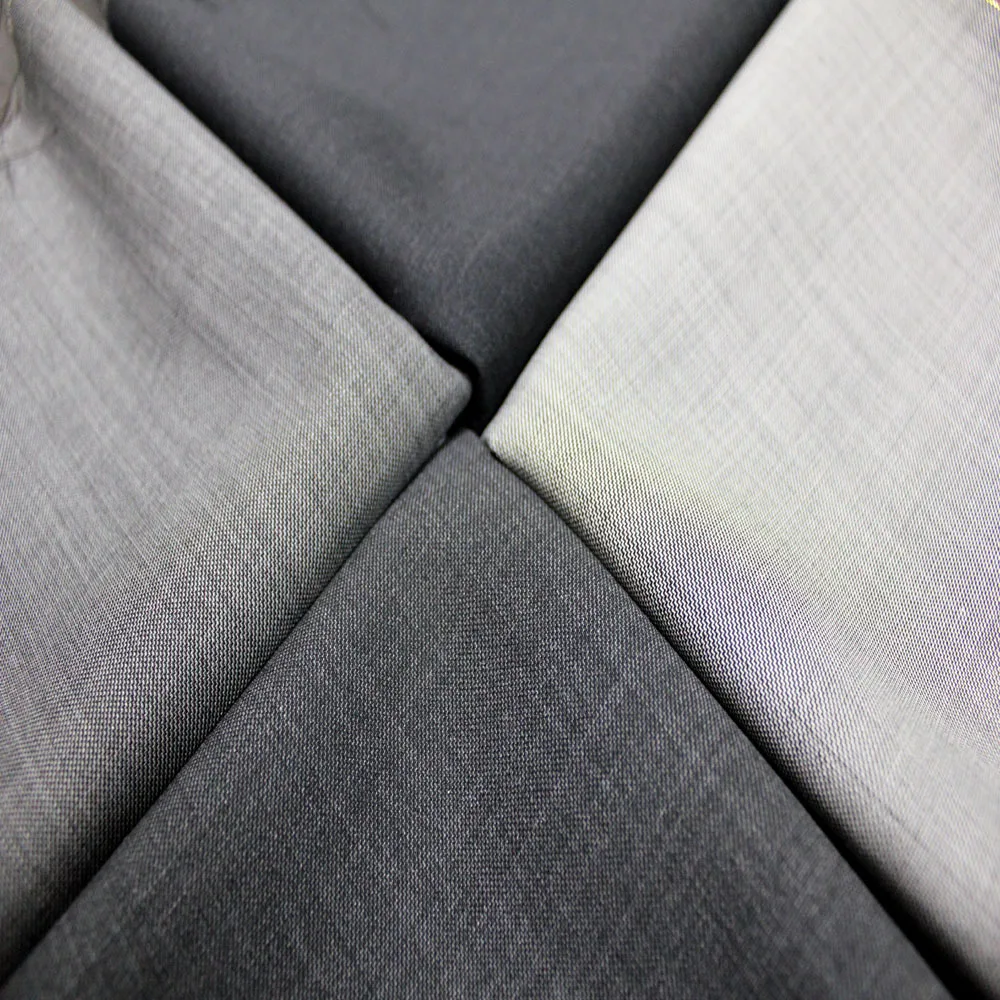 纺织方式 精纺 重量 280 g/m 宽度 58/60" 颜色 灰色 设计 斜纹 serge