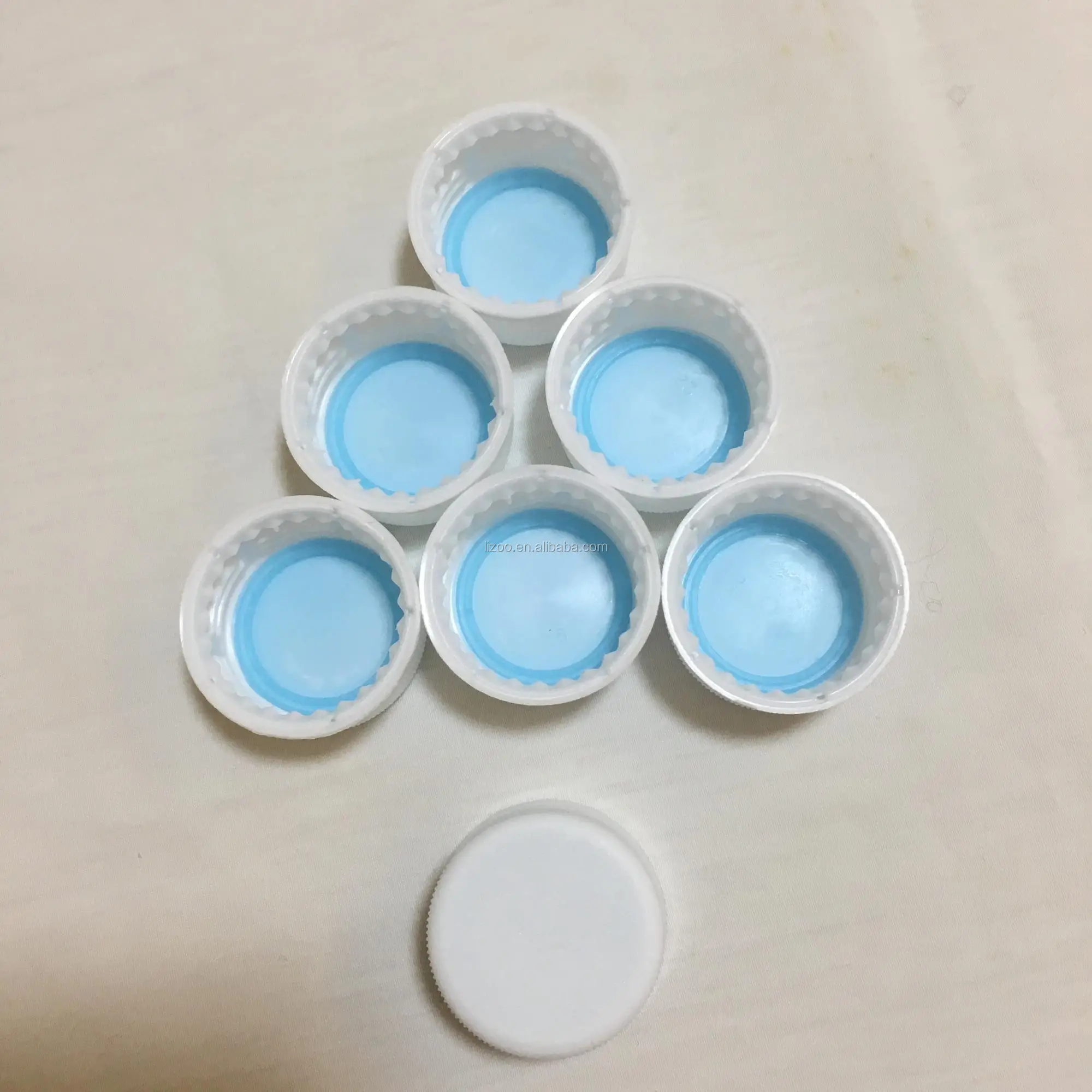 28mm Plastic Screw Caps For Pet Bottle sneaky Alcohol Caps Reseal Your