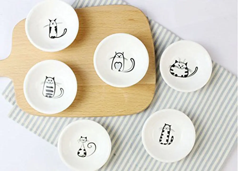 Super Cute heart sharpe Ceramic Sauce Dish,Mini Side Seasoning Dish,Condiment Dishes//Sushi Soy Dipping Bowl,Snack Serving Dishes,Love Porcelain Small Saucer Set Set of 4