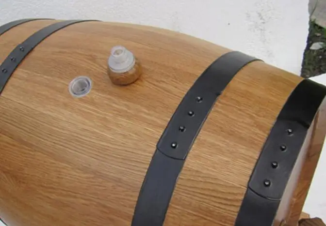 wooden wine barrel (7).jpg