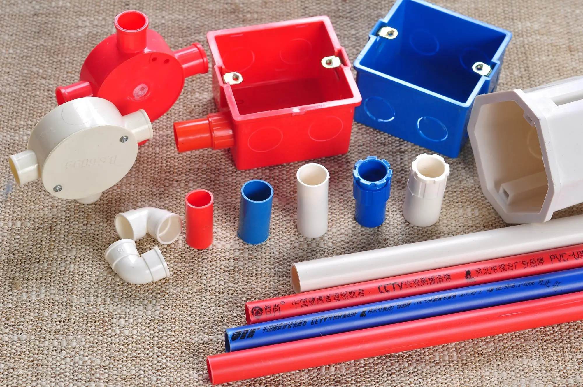 made-in-china-high-quality-pvc-u-equal-tee-plumbing-fittings-names-of