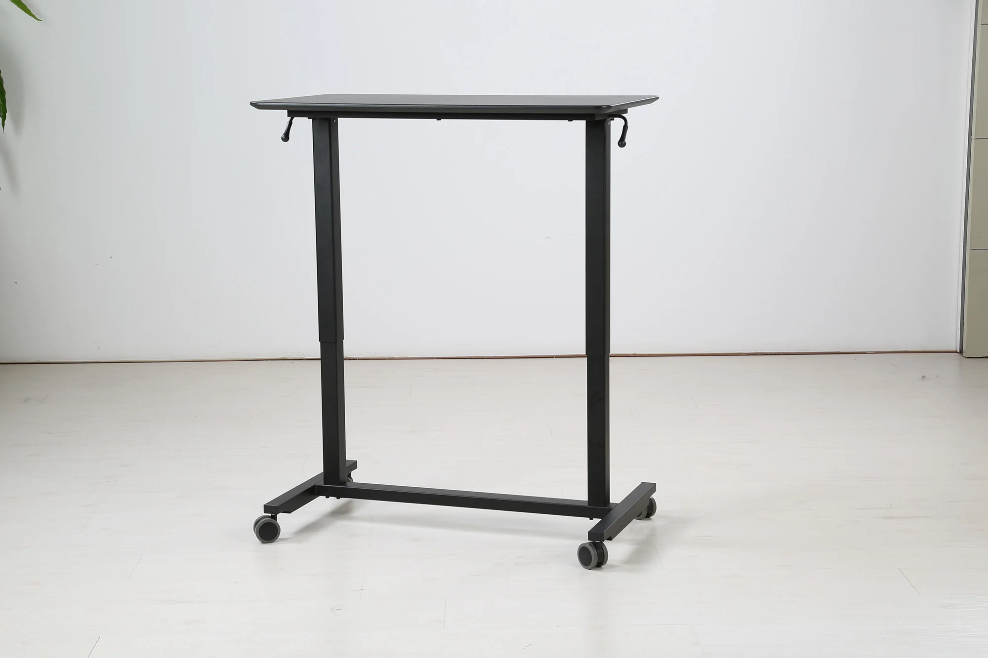 Newest design black flexible adjustable height lifting sit and stand ergonomic desk mobile movable office table with wheels