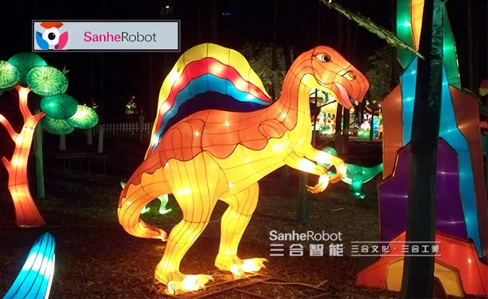 中国新年精心节日装饰五颜六色的恐龙灯笼