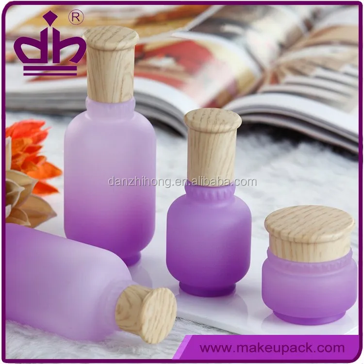 Cosmetic body wash plastic squeeze shampoo bottle with flip top cap