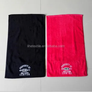 sports towel with zip pocket