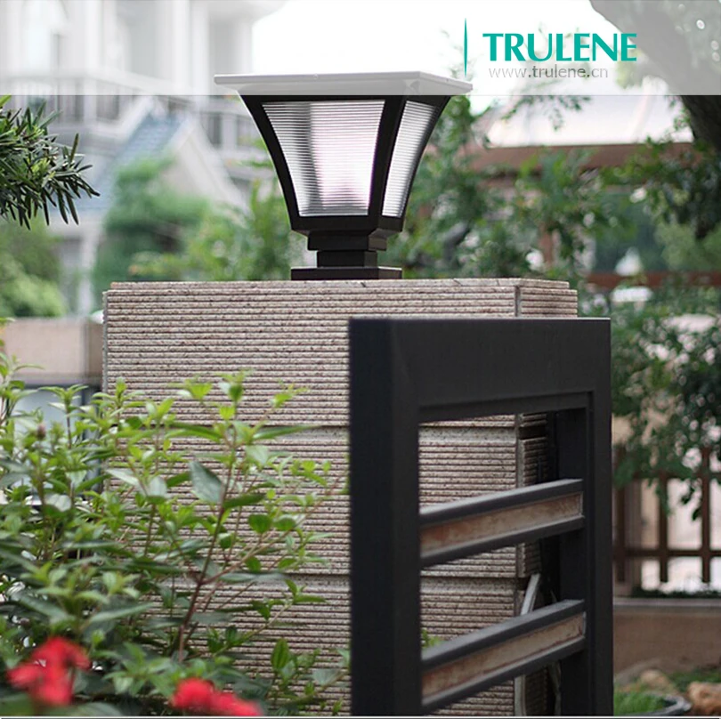 solar fence light.jpg
