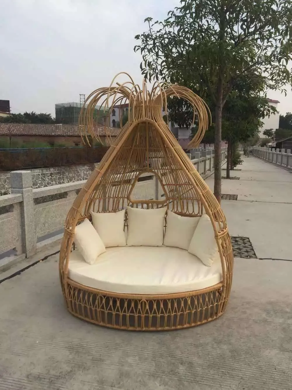 11 Outdoor Garden Furniture New Design Poolside Sunbed Big Round Rattan Sofa Bed - Buy New Model Sofa Bed,Poolside Sunbed,Garden Sunbed Product on 11 Outdoor Garden Furniture New Design Poolside Sunbed Big Round Rattan Sofa Bed - Buy New Model Sofa Bed,Poolside Sunbed,Garden Sunbed Product on