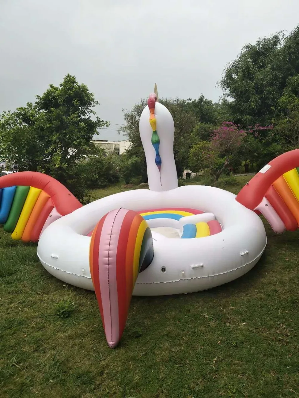 6 person inflatable unicorn