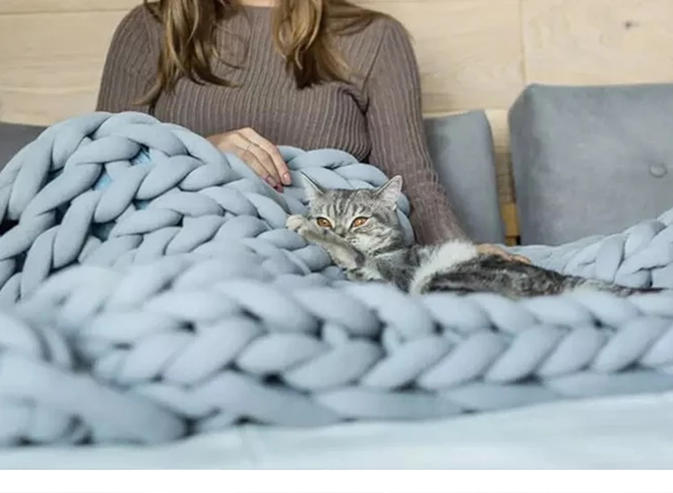 Chenille giant yarn 2.jpg