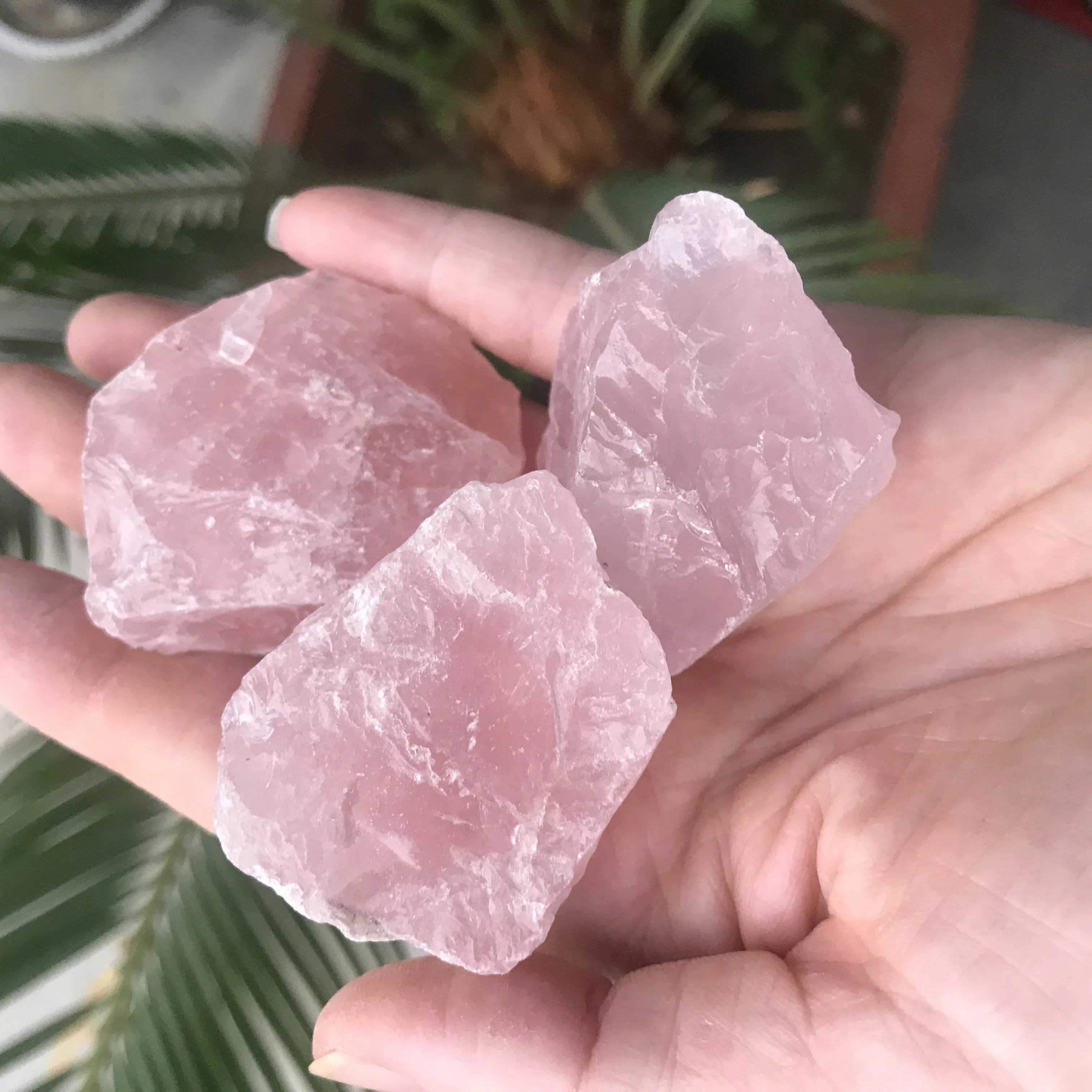 rose quartz stone crystal jade face beauty massage