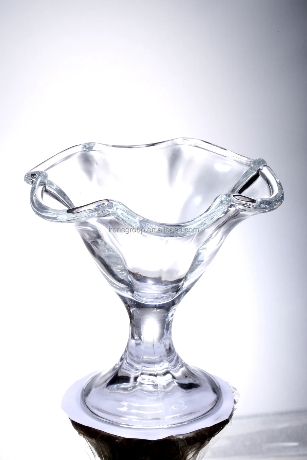 漂亮的花形冰淇淋玻璃杯