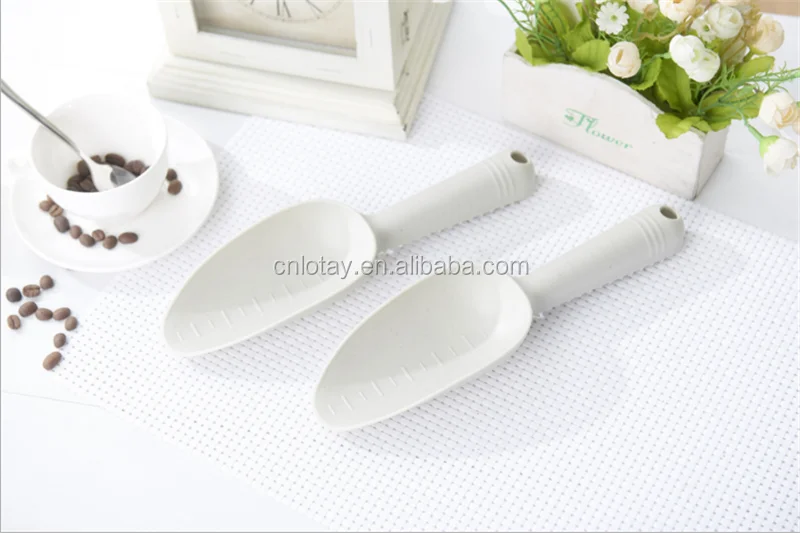 shovel with handle.png