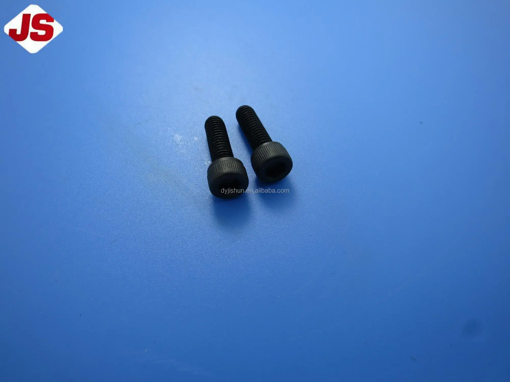 TITAN DK2500 2502K HIGH ACCURACY INDUSTRIAL CARPET OVEREDGING SEWING PARTS SEWING ACCESSORIES GARMENT 25571V SCREW M6X1 L-20