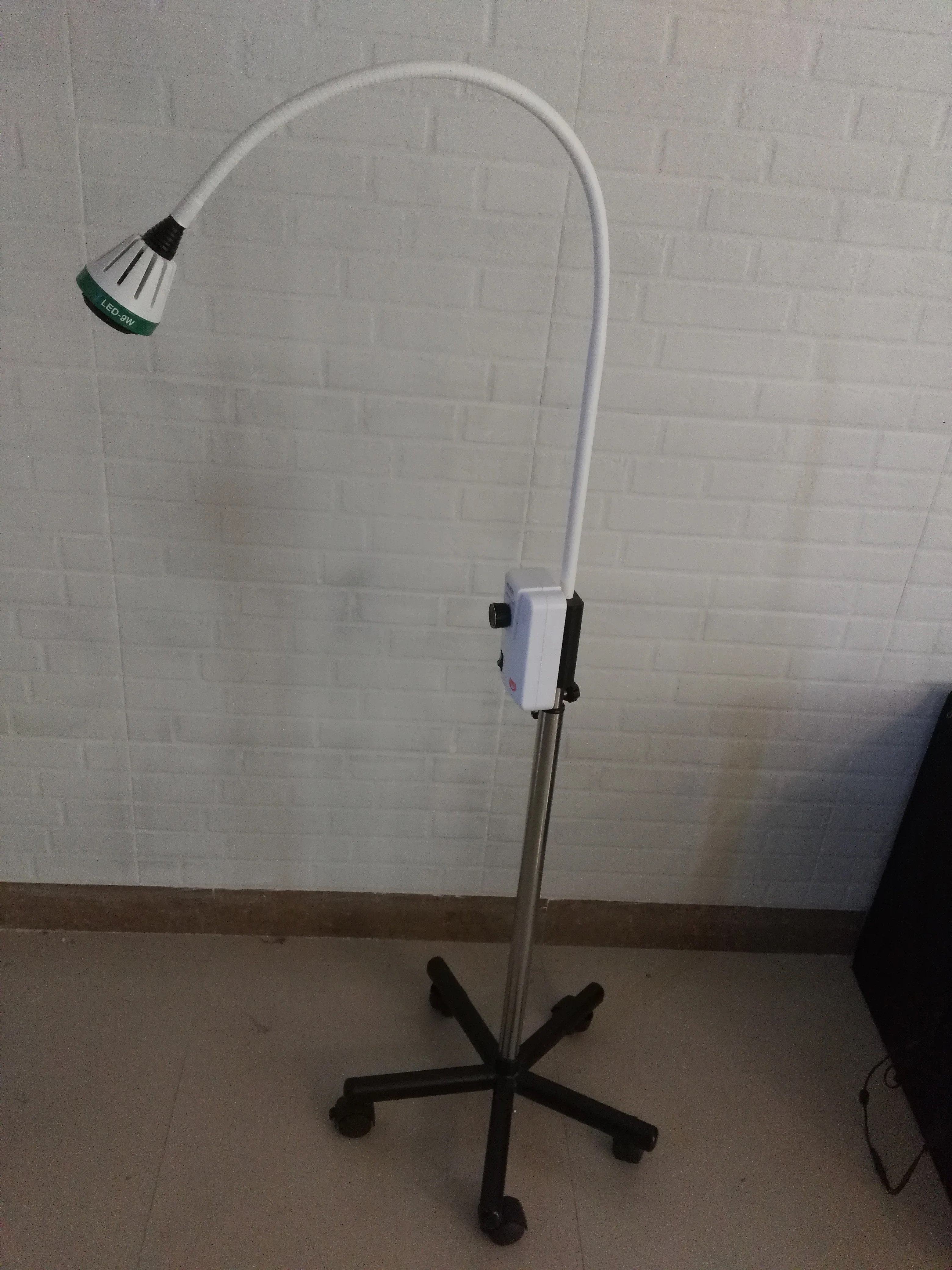 Hospital surgical led mobile examination lamp