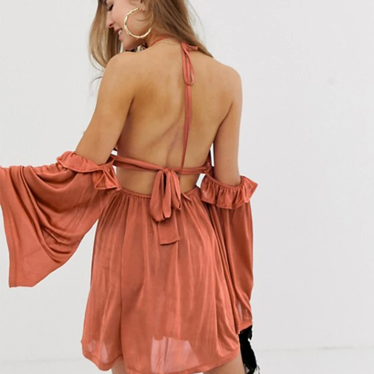 Платье с завязками на спине