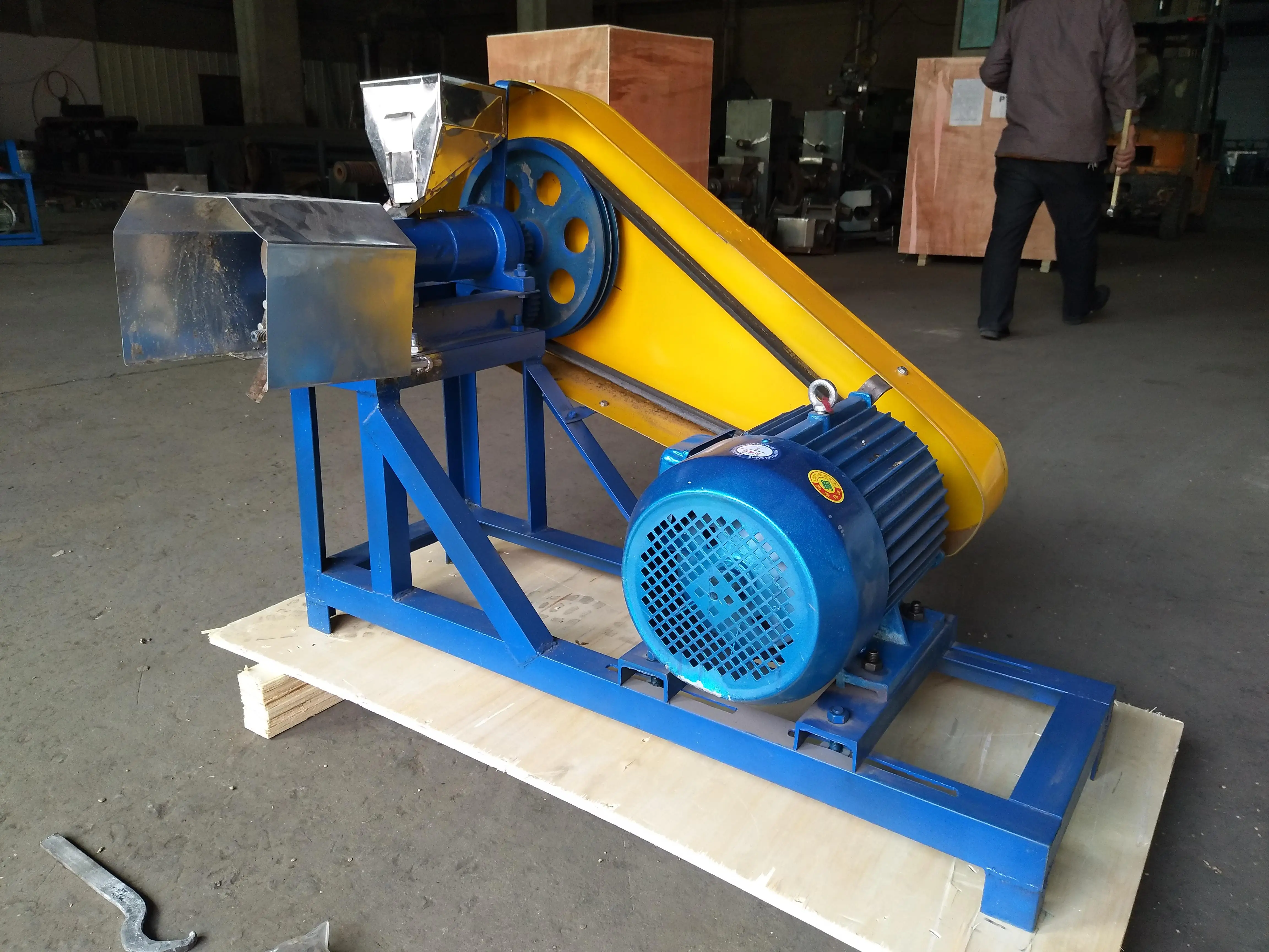 Extruder For The Production Of Corn Sticks Food Puffed Corn Extruder